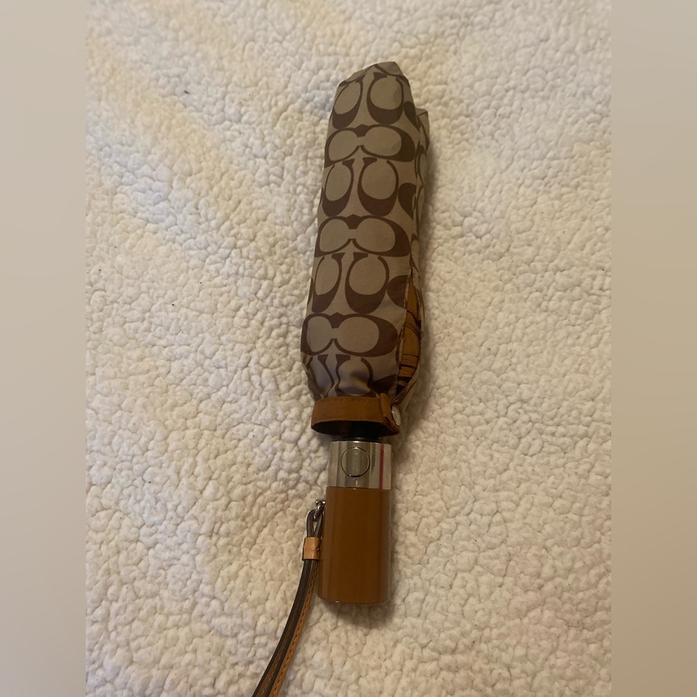 COPY - Coach umbrella - Picture 2 of 7